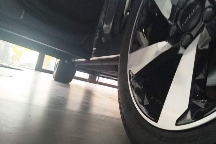 Used Lynk & Co 06 EM-P 2020 PHEV Plus Left Side Sill