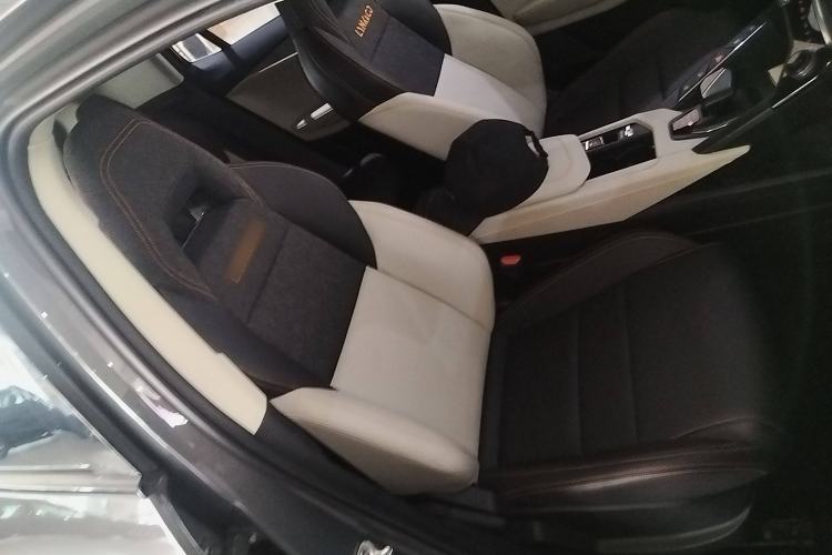 Used Lynk & Co 06 EM-P 2020 PHEV Plus Right Front Seat
