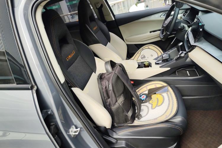 Used Lynk & Co 06 EM-P 2020 PHEV Plus Right Front Seat