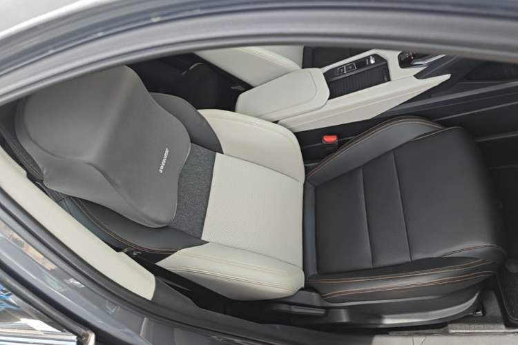 Used Lynk & Co 06 EM-P 2020 PHEV Plus Right Front Seat