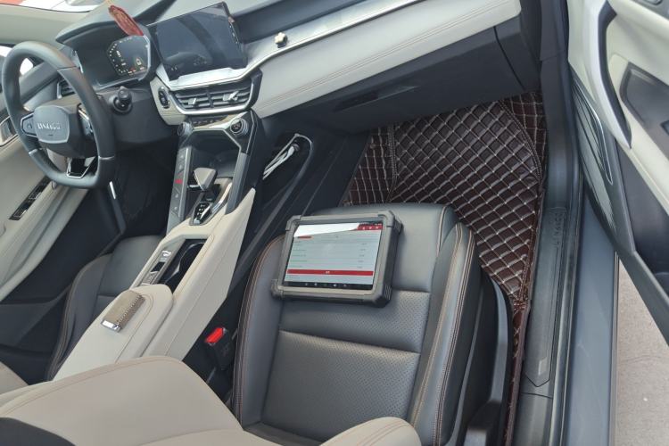 Used Lynk & Co 06 EM-P 2020 PHEV Plus Right Front Seat