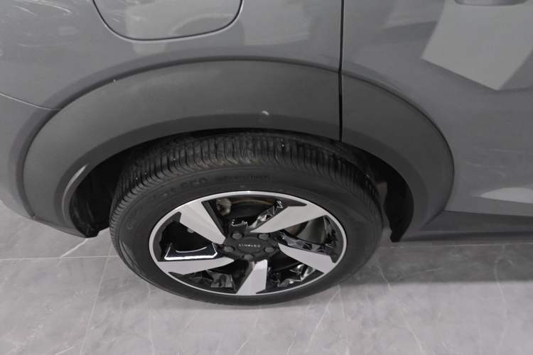 Used Lynk & Co 06 EM-P 2020 PHEV Plus Right Rear Wheel Hub