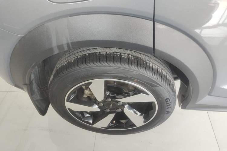 Used Lynk & Co 06 EM-P 2020 PHEV Plus Right Rear Wheel Hub
