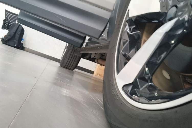 Used Lynk & Co 06 EM-P 2020 PHEV Plus Right Side Sill