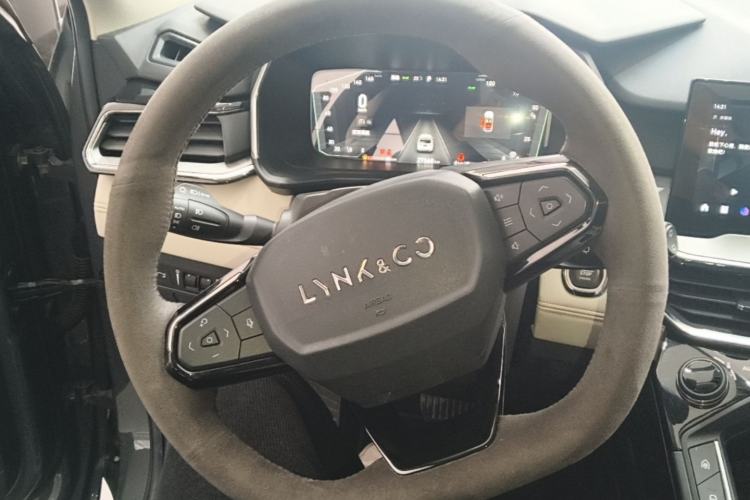 Used Lynk & Co 06 EM-P 2020 PHEV Plus Steering Wheel