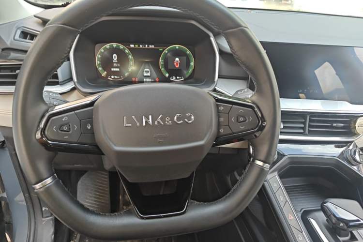Used Lynk & Co 06 EM-P 2020 PHEV Plus Steering Wheel