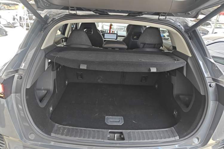 Used Lynk & Co 06 EM-P 2020 PHEV Plus Trunk
