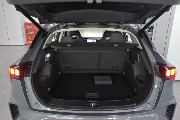 Used Lynk & Co 06 EM-P 2020 PHEV Plus Trunk