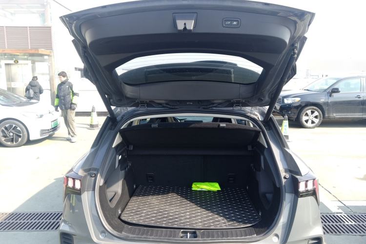 Used Lynk & Co 06 EM-P 2020 PHEV Plus Trunk
