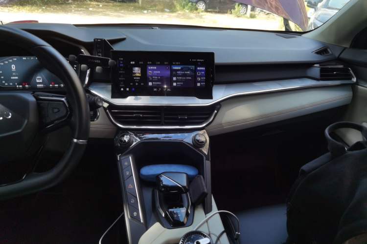 Used Lynk & Co 06 EM-P 2020 PHEV Plus Audio And AC Panel