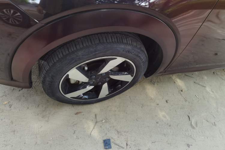 Used Lynk & Co 06 EM-P 2020 PHEV Plus Left Front Wheel Hub
