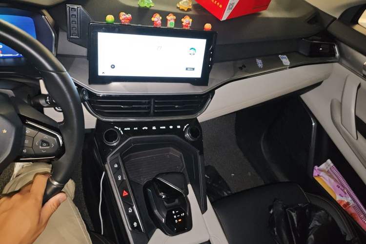 Used Lynk & Co 06 EM-P 2020 PHEV Plus Audio And AC Panel