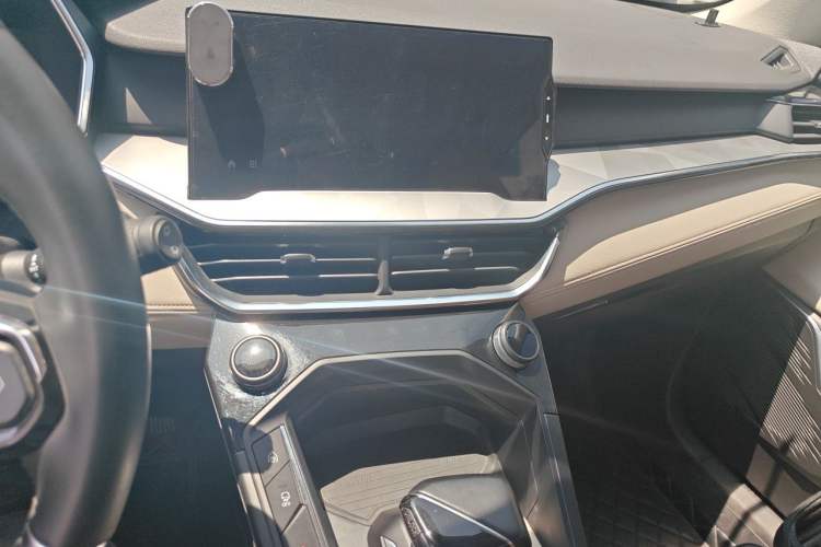 Used Lynk & Co 06 EM-P 2020 PHEV Plus Audio And AC Panel