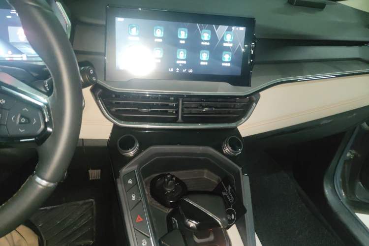 Used Lynk & Co 06 EM-P 2020 PHEV Plus Audio And AC Panel
