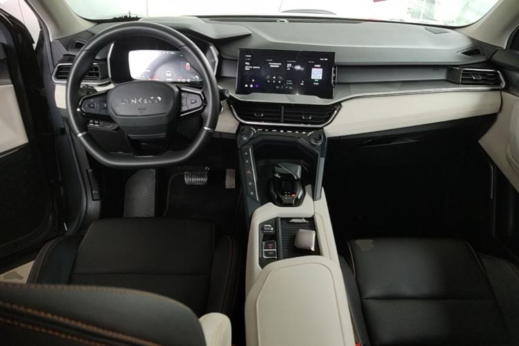 Used Lynk & Co 06 EM-P 2020 PHEV Plus Center Console