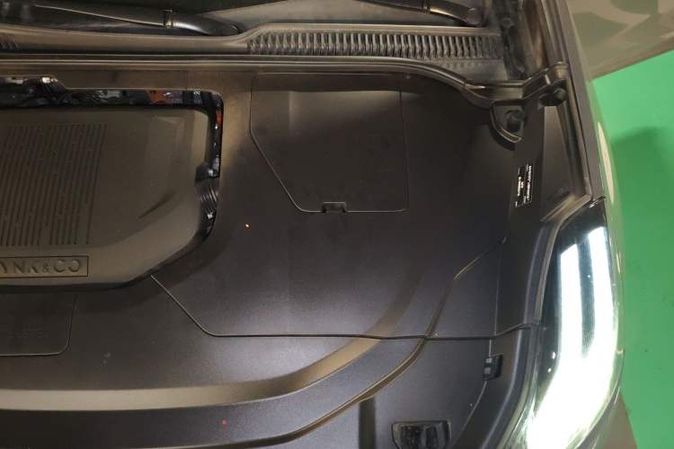 Used Lynk & Co 06 EM-P 2020 PHEV Plus Engine Bay Left