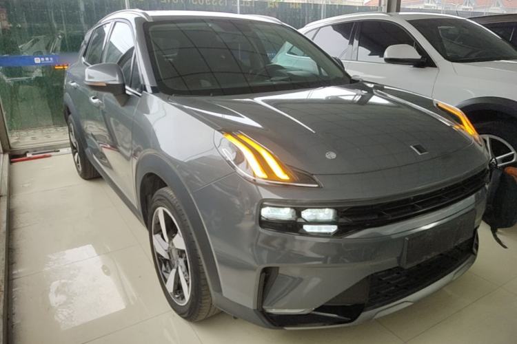 Used Lynk & Co 06 EM-P 2020 PHEV Plus Front Right 45 Deg
