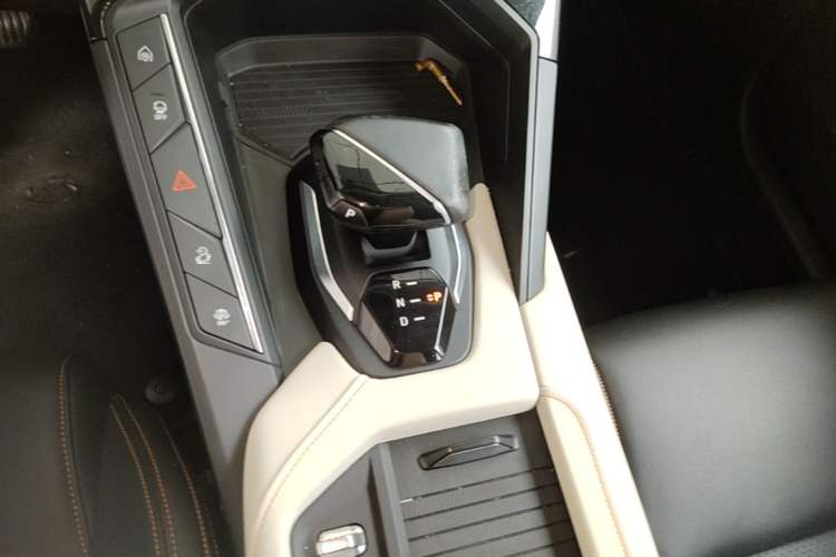 Used Lynk & Co 06 EM-P 2020 PHEV Plus Gear Lever