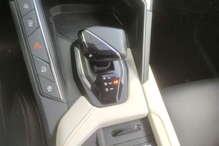 Used Lynk & Co 06 EM-P 2020 PHEV Plus Gear Lever