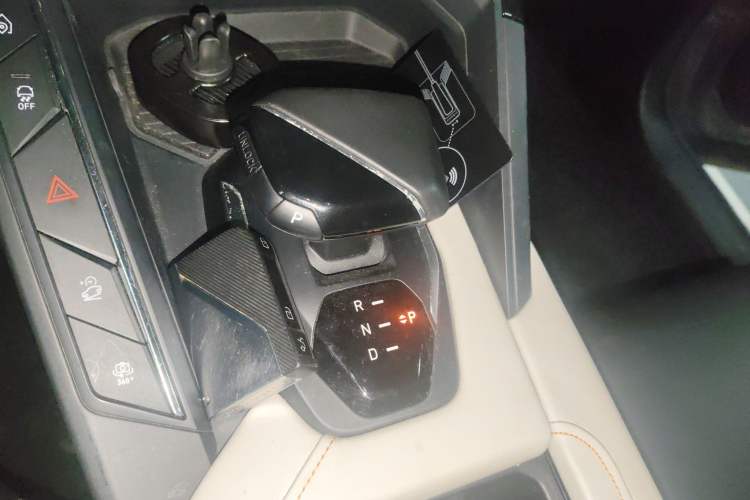 Used Lynk & Co 06 EM-P 2020 PHEV Plus Gear Lever