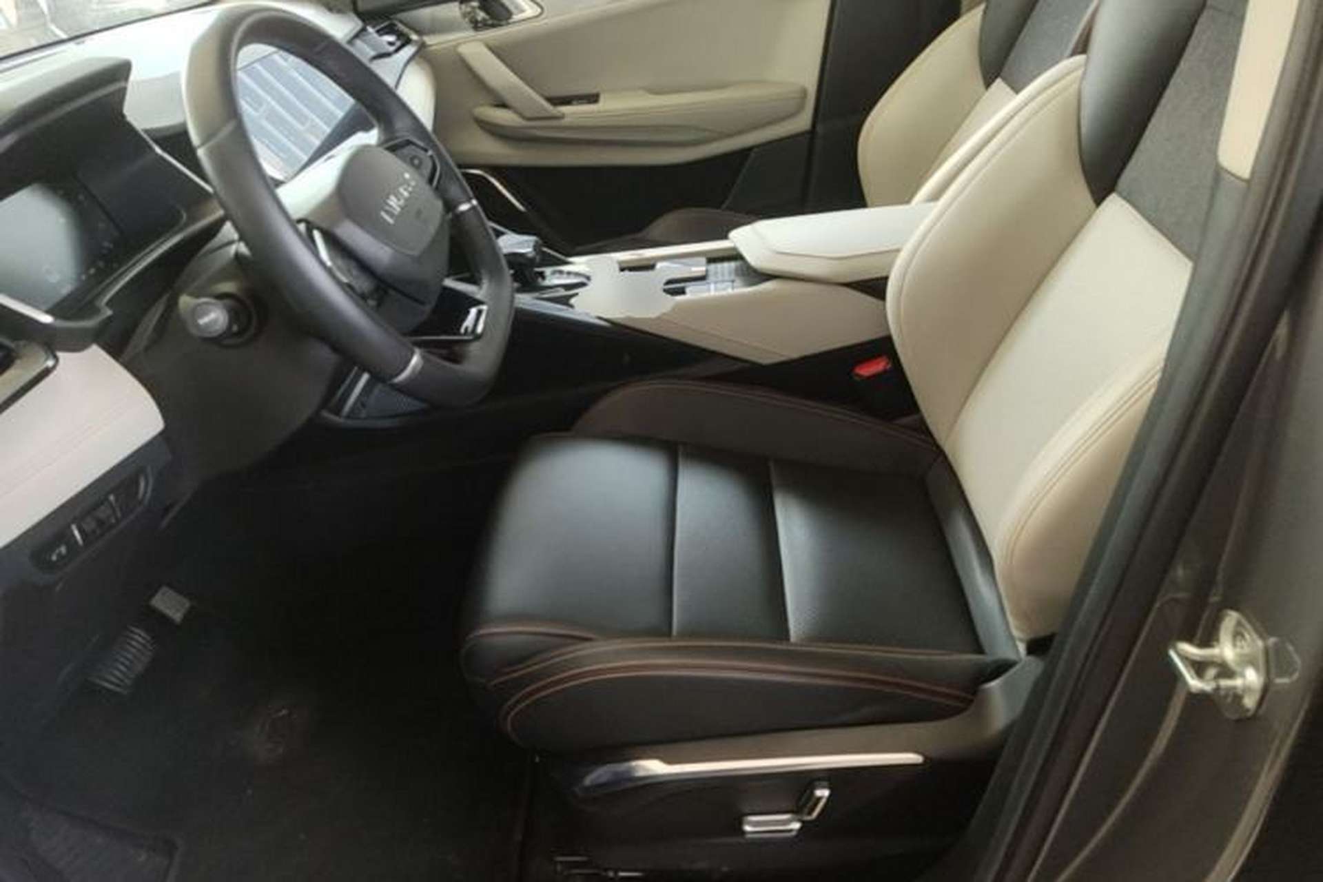 Used Lynk & Co 06 EM-P 2020 PHEV Plus Left Front Seat