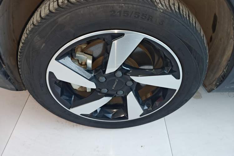 Used Lynk & Co 06 EM-P 2020 PHEV Plus Left Front Wheel Hub