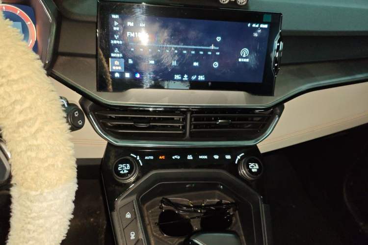Used Lynk & Co 06 EM-P 2020 PHEV Plus Audio And AC Panel