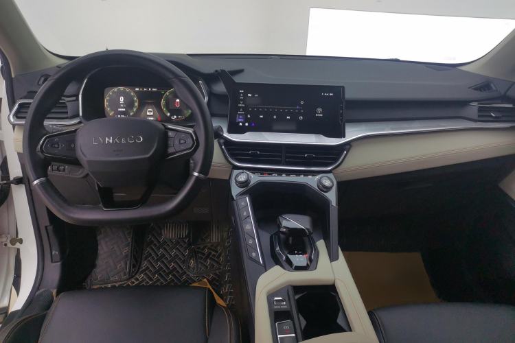 Used Lynk & Co 06 EM-P 2020 PHEV Plus Center Console