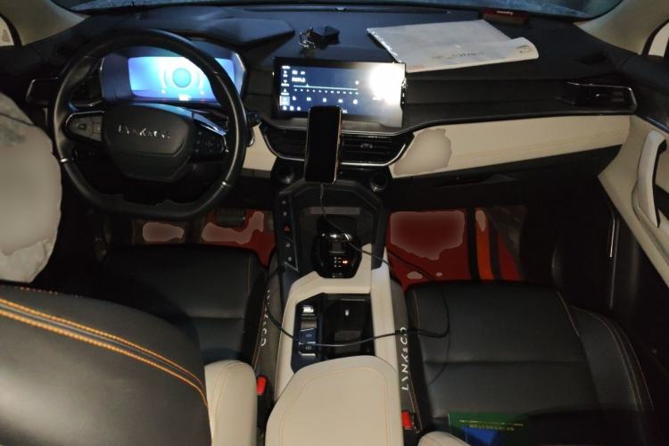 Used Lynk & Co 06 EM-P 2020 PHEV Plus Center Console