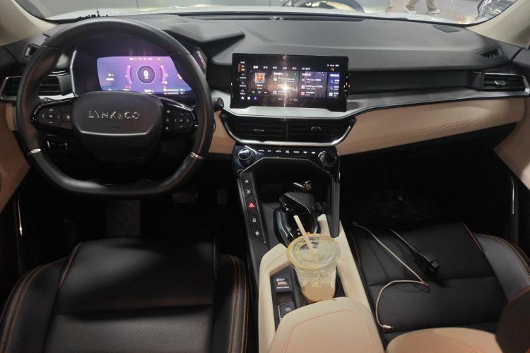 Used Lynk & Co 06 EM-P 2020 PHEV Plus Center Console
