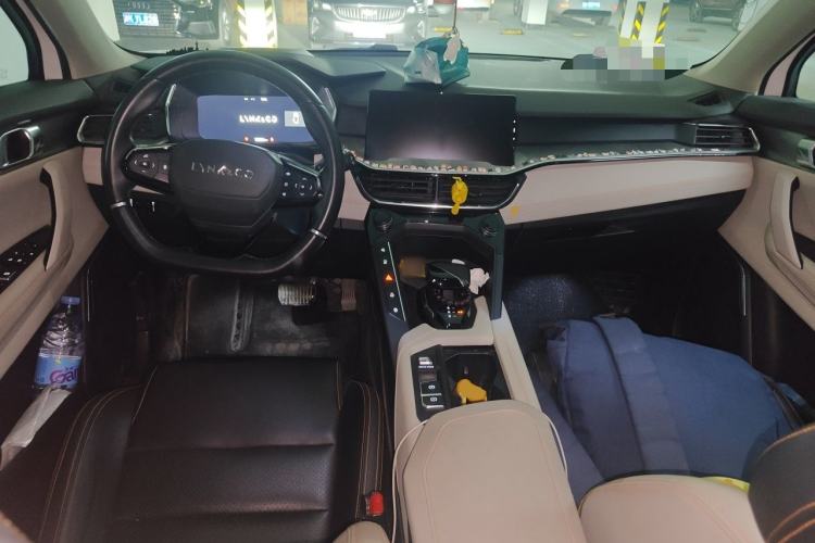 Used Lynk & Co 06 EM-P 2020 PHEV Plus Center Console