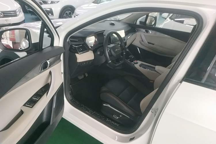 Used Lynk & Co 06 EM-P 2020 PHEV Plus Driver Seat