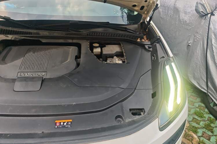 Used Lynk & Co 06 EM-P 2020 PHEV Plus Engine Bay Left
