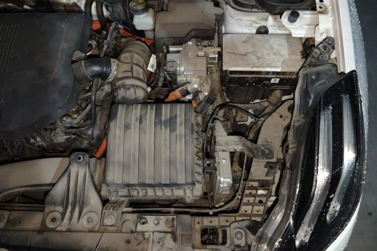 Used Lynk & Co 06 EM-P 2020 PHEV Plus Engine Bay Left