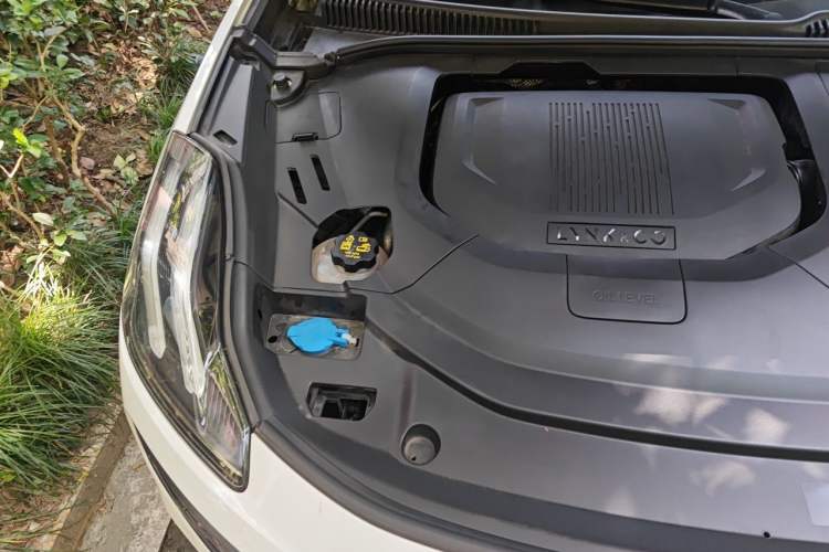 Used Lynk & Co 06 EM-P 2020 PHEV Plus Engine Bay Right
