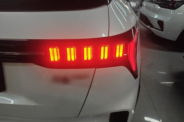 Used Lynk & Co 06 EM-P 2020 PHEV Plus Exterior 3
