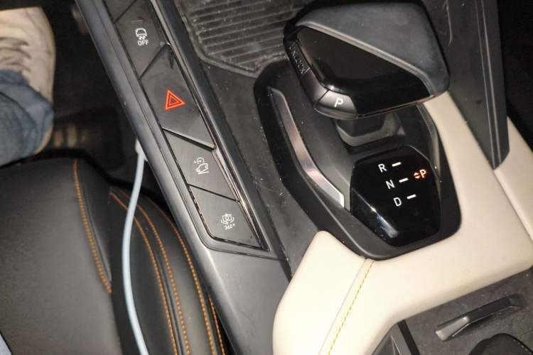 Used Lynk & Co 06 EM-P 2020 PHEV Plus Gear Lever
