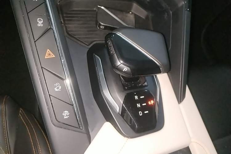 Used Lynk & Co 06 EM-P 2020 PHEV Plus Gear Lever