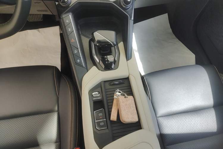 Used Lynk & Co 06 EM-P 2020 PHEV Plus Gear Lever