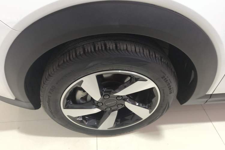 Used Lynk & Co 06 EM-P 2020 PHEV Plus Left Front Wheel Hub