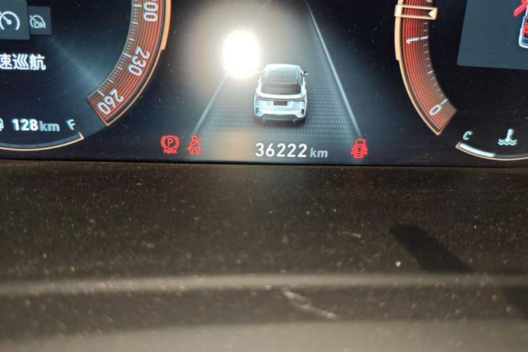Used Lynk & Co 06 EM-P 2020 PHEV Plus Odometer Close Up