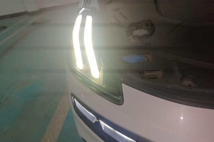 Used Lynk & Co 06 EM-P 2020 PHEV Plus Right Front Headlight