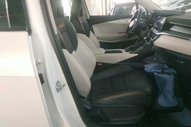 Used Lynk & Co 06 EM-P 2020 PHEV Plus Right Front Seat