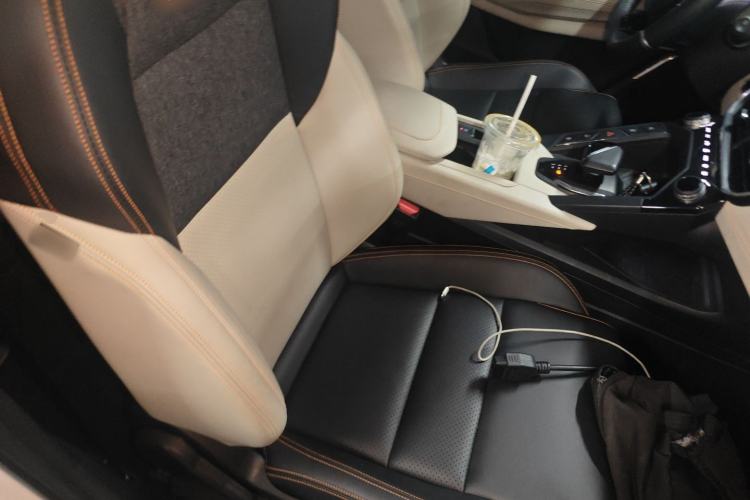 Used Lynk & Co 06 EM-P 2020 PHEV Plus Right Front Seat