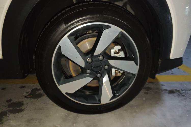 Used Lynk & Co 06 EM-P 2020 PHEV Plus Right Front Wheel Hub