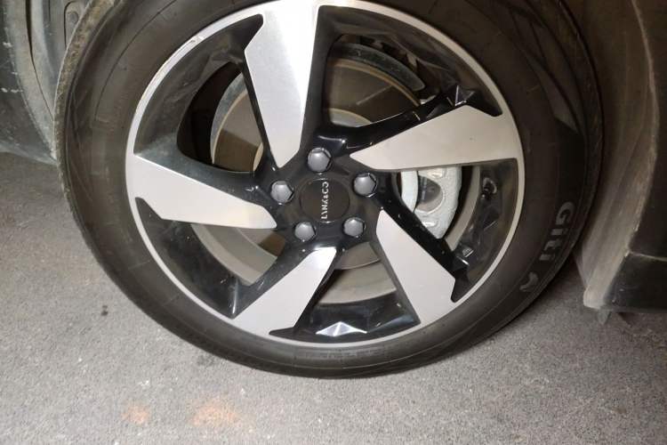 Used Lynk & Co 06 EM-P 2020 PHEV Plus Right Front Wheel Hub
