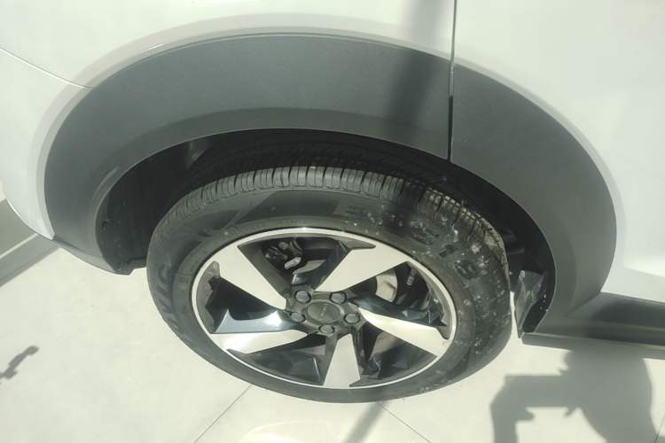 Used Lynk & Co 06 EM-P 2020 PHEV Plus Right Rear Wheel Hub