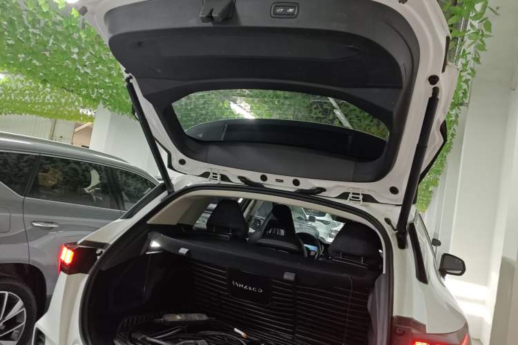 Used Lynk & Co 06 EM-P 2020 PHEV Plus Trunk