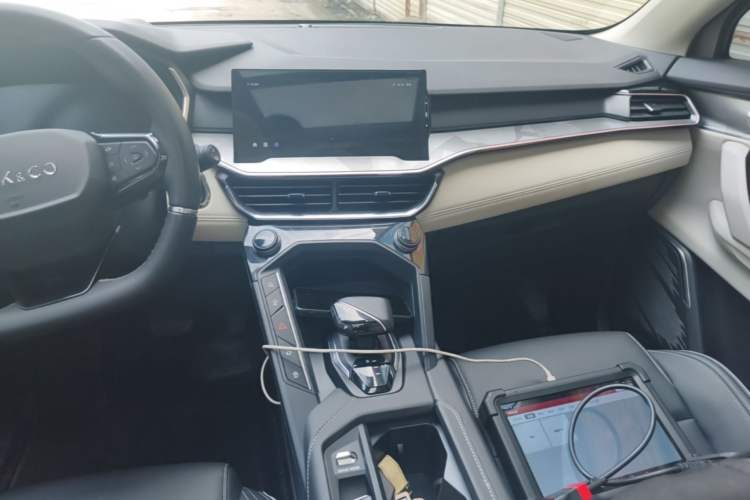 Used Lynk & Co 06 EM-P 2022 PHEV 84 km Range Pro Version Audio And AC Panel