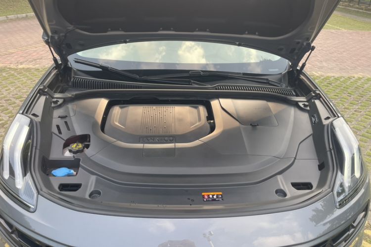 Used Lynk & Co 06 EM-P 2022 PHEV 84 km Range Pro Version Engine Bay